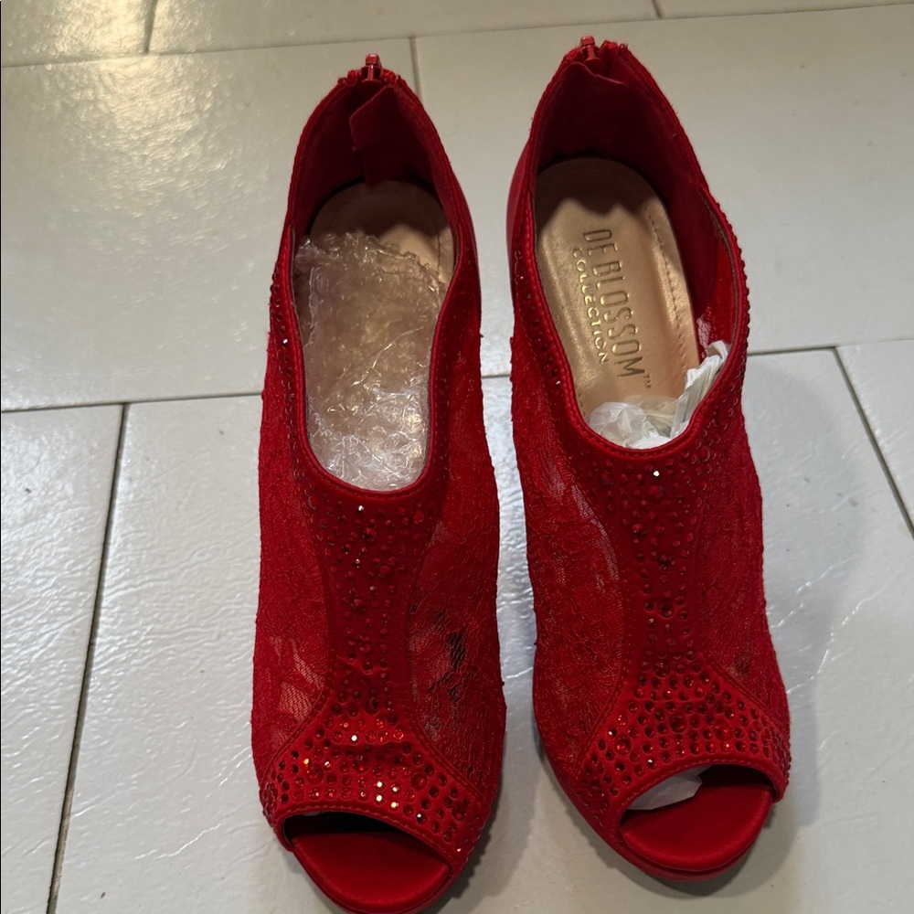 De Blossom Collection‎ Red Mesh Peep Toe Heels